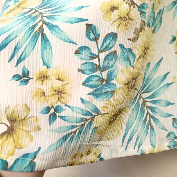 Bonworth Floral Shirt Size Medium P Hawaiian Button Down Silky Polyester Travel​ - Picture 4 of 6